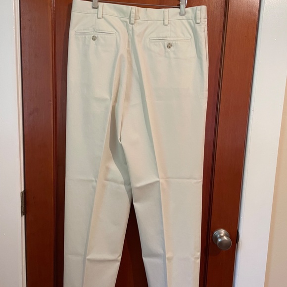 LL Bean Mens Pleated Front Chinos Light Khaki 36x34 - Picture 4 of 9